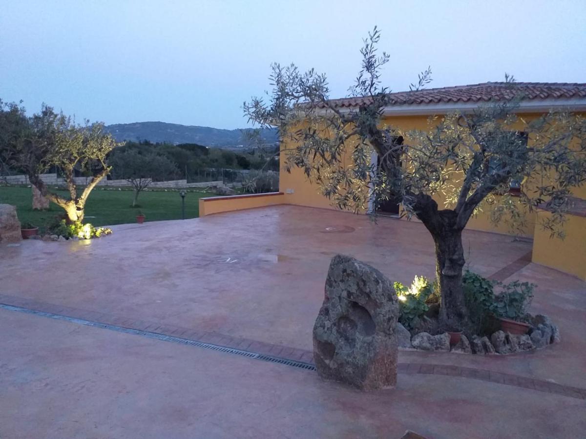 Indipendente Con Piscina Uso Esclusivo Internet Illimitato Villa Siniscola Luaran gambar