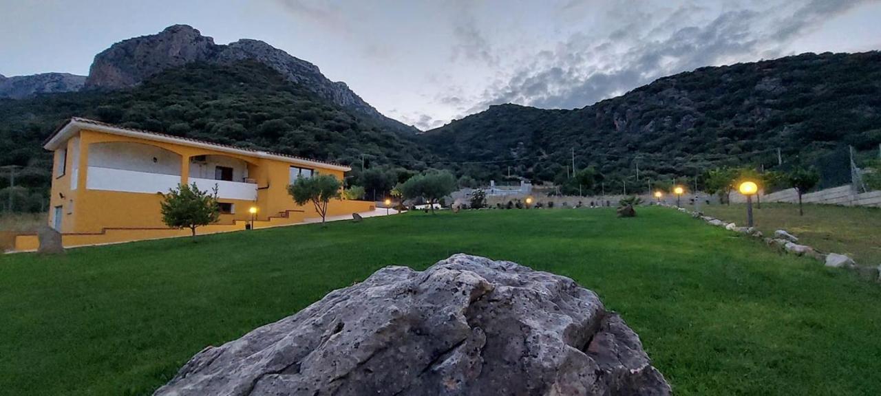 Indipendente Con Piscina Uso Esclusivo Internet Illimitato Villa Siniscola Luaran gambar