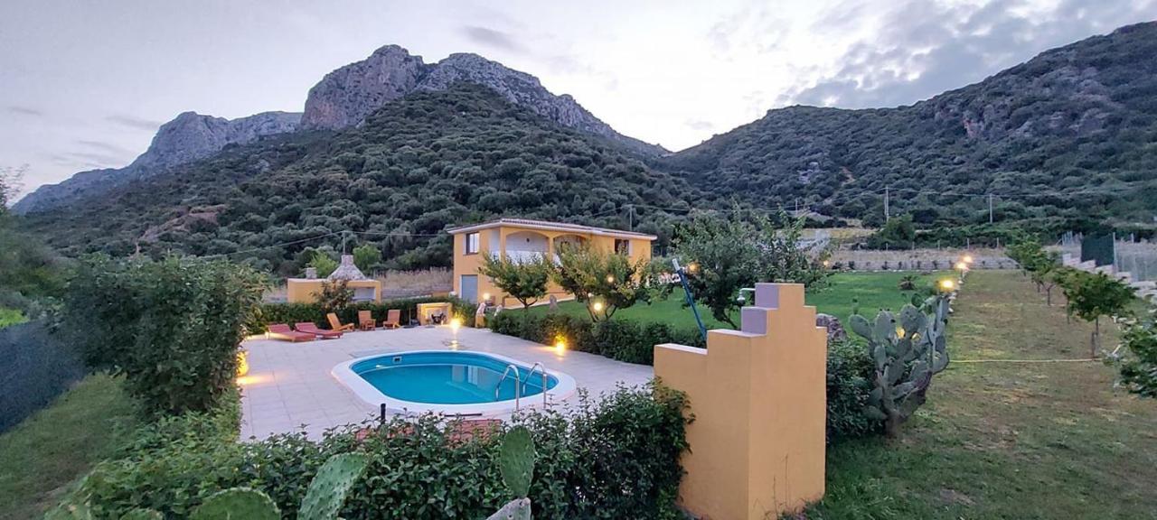 Indipendente Con Piscina Uso Esclusivo Internet Illimitato Villa Siniscola Luaran gambar